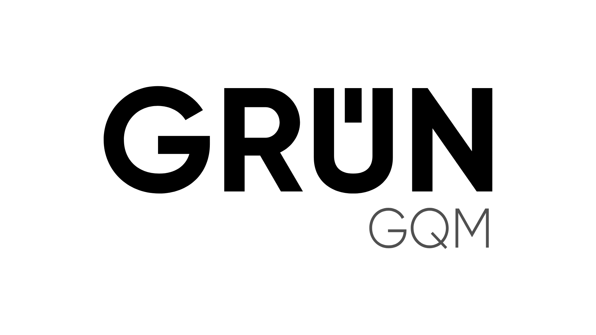 Schwarz-wei&szlig;e Linienzeichnung eines stilisierten Gesichts mit den Buchstaben 'GQM' rechts daneben